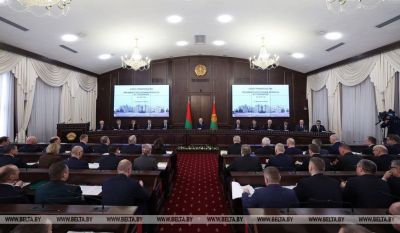 Лукашенко: время почти военное, экономика стала реальным полем боя