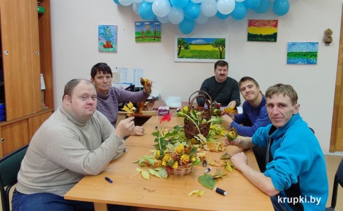 Специалисты Крупского ТЦСОН помогают молодым инвалидам социализироваться в обществе