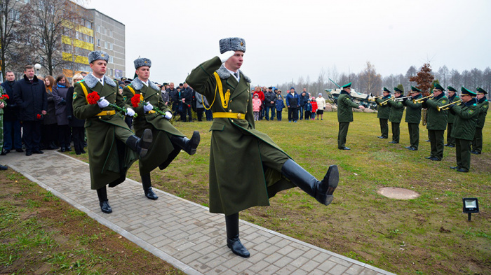 В Крупках открыли памятный знак «Пограничникам Крупщины» (фото)