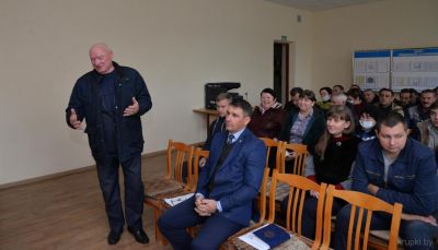 Первый заместитель председателя райисполкома встретился с коллективом Крупского льнозавода