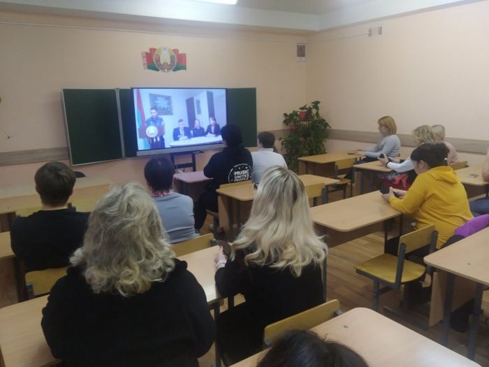 В Крупском районе прошёл родительский онлайн-всеобуч с участием субъектов профилактики