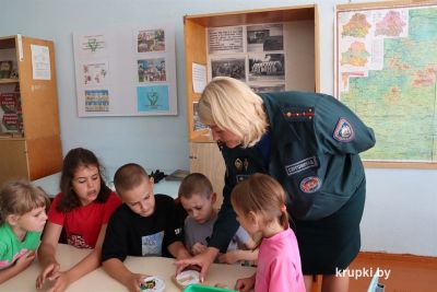 Спасатели встретились с ребятами Узнацкой средней школы Крупского района