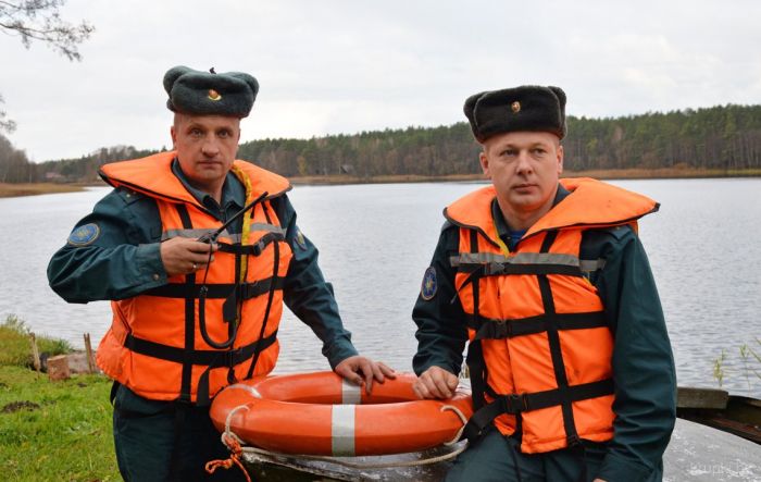 Подробности спасения людей, которые перевернулись на парусной лодке на Селяве