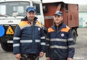 Для ямочного ремонта дорог в «ДРСУ №164» используют современную установку «Тайфун»