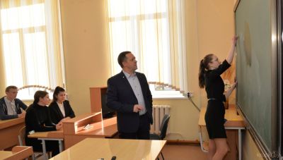 Предприниматель Евгений Куляй встретился с учениками СШ № 1