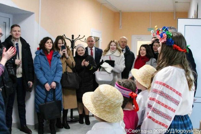 Крупчанка Алла Карпейчик представила опыт поддержки молодежи на круглом столе в Логойске