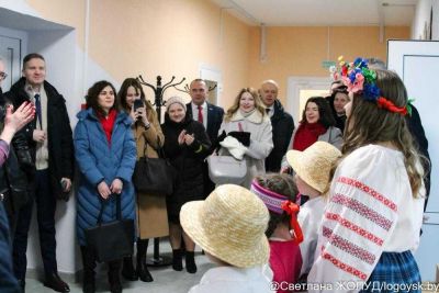 Крупчанка Алла Карпейчик представила опыт поддержки молодежи на круглом столе в Логойске