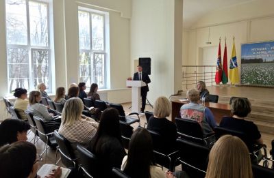 Юрий Корсик провел встречу с трудовыми коллективами