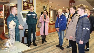 Крупские школьники посетили университет гражданской защиты МЧС (фото)