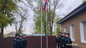 В Крупском гарнизоне прошло торжественное мероприятие, посвященное Государственным символам нашей страны