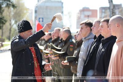 Около 200 призывников из Минской области сегодня отправились на срочную военную службу