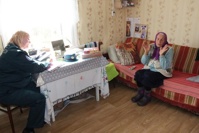 Крупские спасатели посетили малолетнюю узницу в аг. Ухвала