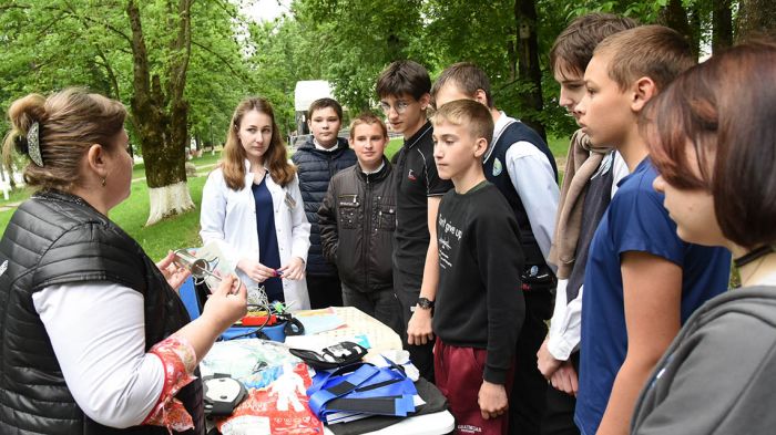 В городском парке прошел районный праздник &quot;В лето - без опасности&quot; (фото)