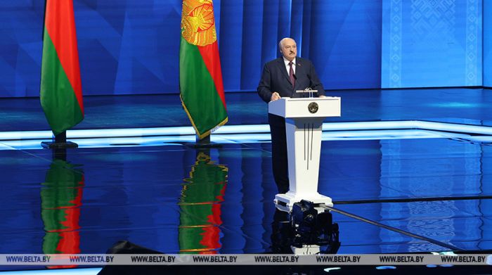 Лукашенко: Беларусь сама ни на кого не нападет, но адекватно ответит на агрессию