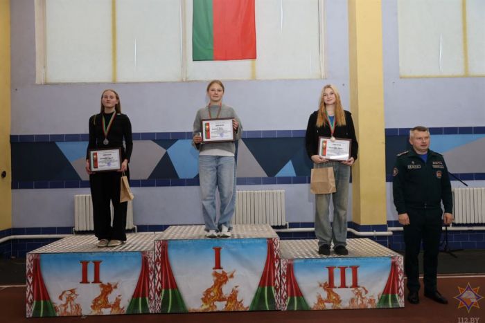 Анна Кнотько стала чемпионом области среди юниорок по пожарно-спасательному спорту