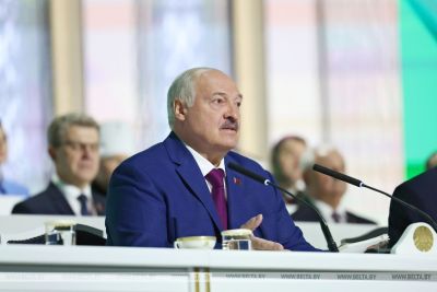 "Думайте и не обижайтесь потом на государство". Лукашенко высказался о распределении специалистов