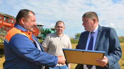 В Крупском районе продолжают чествовать тысячников