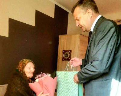 Заместитель председателя Крупского райисполкома побывал у Надежды Кузьминичны Федоровой