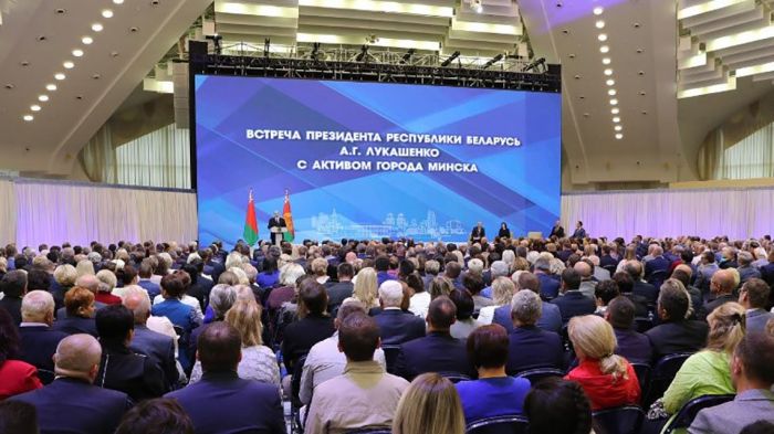 Лукашенко: надо обеспечить равномерное развитие страны