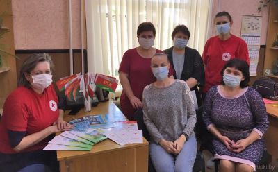 В Крупках прошел открытый диалог с участием волонтеров Красного Креста и БРСМ