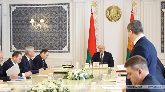 Президент поручил изучить работу центров по обслуживанию бюджетных организаций
