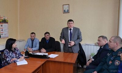 Старшыня Крупскага райвыканкама сустрэўся з калектывам райпалівазбыту