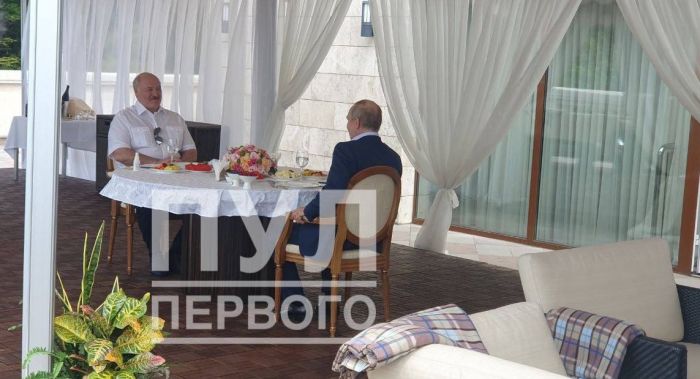 Александр Лукашенко и Владимир Путин проводят встречу в Сочи