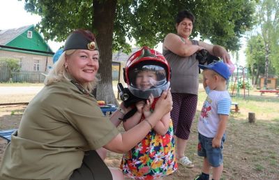 Спасатели провели урок безопасности с малышами Льнозаводского ясли-сада