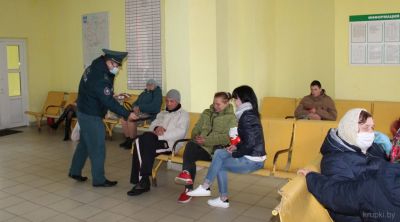 Короткий ликбез по безопасности для пассажиров провели спасатели