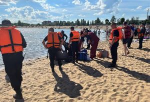 Трагедия и спасение на Святом озере: в Могилеве утонул подросток, двоих детей &ndash; спасли