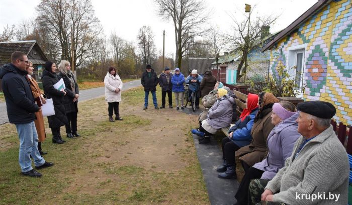 Заместитель председателя райисполкома встретилась с жителями Косеничей и Великого Осова