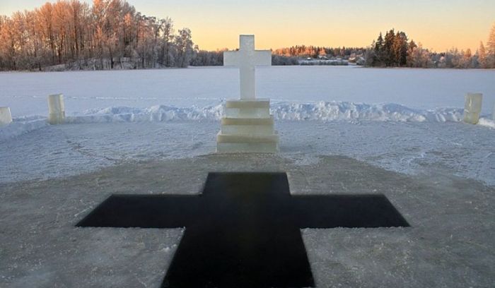 18 и 19 января можно совершить крещенское омовение в специально оборудованной купели