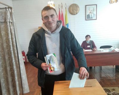 В Холопеничах есть те, кто отдает свой голос в таком важном государственном событии впервые