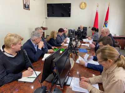 В Миноблисполкоме руководителей и специалистов главного управления юстиции и комитета экономики встретились с бизнес-сообществом