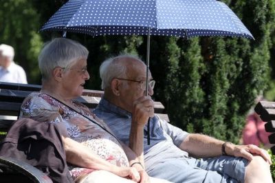Как пережить жару пожилому человеку? Рассказали в Крупском РЦГиЭ