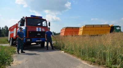 Крупские спасатели ежедневно дежурят на полях