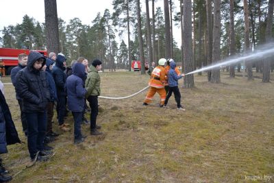 Школьнікі пабывалі з экскурсіяй у вайсковай часці гарадскога пасёлка Бобр
