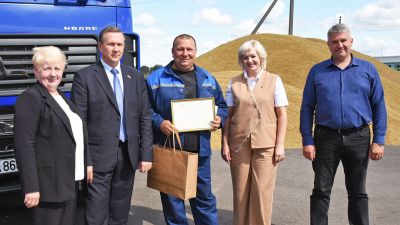 Крупские хлеборобы выходят на 2-тысячный и 3-тысячный показатели