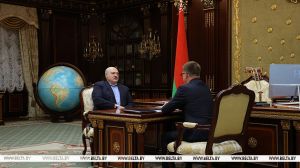 Александр Лукашенко просит профсоюзы активно подключиться к предстоящей уборочной кампании на селе