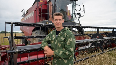 На 1 жніўня ў сельгасфіліяле «Шчаўры» намалочана амаль 2,5 тысячы тон збожжа