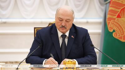 Лукашенко заявил о готовности поддерживать все конфессии в деле подготовки священнослужителей внутри Беларуси