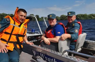 Крупские спасатели патрулировали места массового отдыха на озере Селява