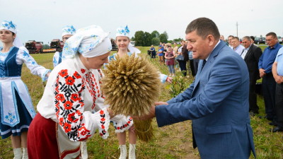 В Крупском районе &quot;Зажынкамі&quot; стартовала уборочная кампания (фото)