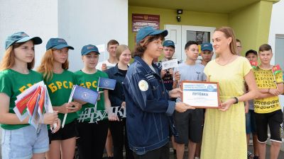 В Крупках вручили путевку первому студенческому отряду