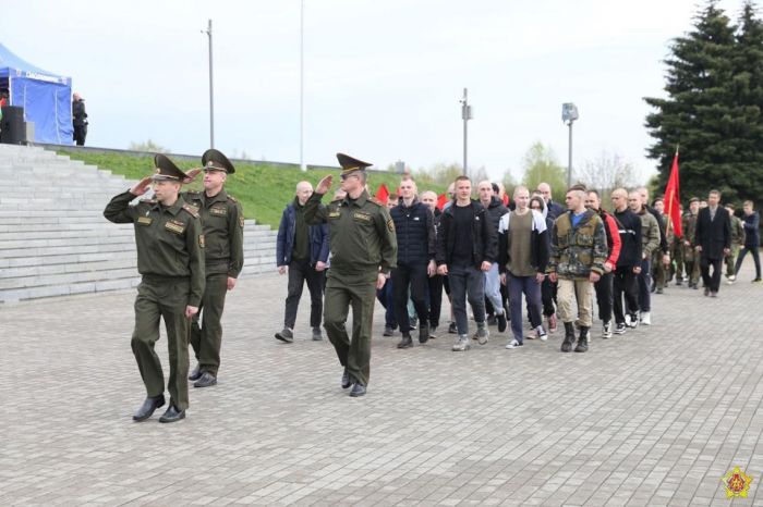 На Кургане Славы прошло торжественное мероприятие, посвященное отправке новобранцев Минщины на военную службу