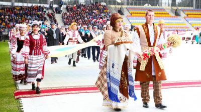 Подробный фоторепортаж с областных Дожинок в Борисове (много фото)