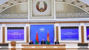 Лукашенко: необходимо активнее внедрять цифровые банковские технологии при проведении платежей