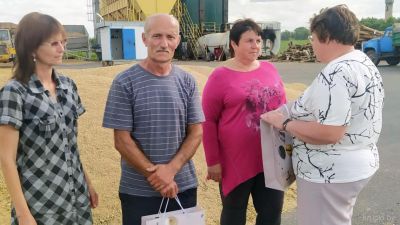 Профсоюзы продолжают чествовать передовиков жатвы