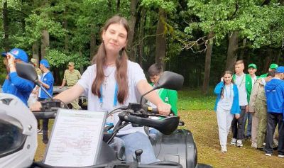 Четыре дня путешествует на «Поезде Памяти» гимназистка Антонина Клименко