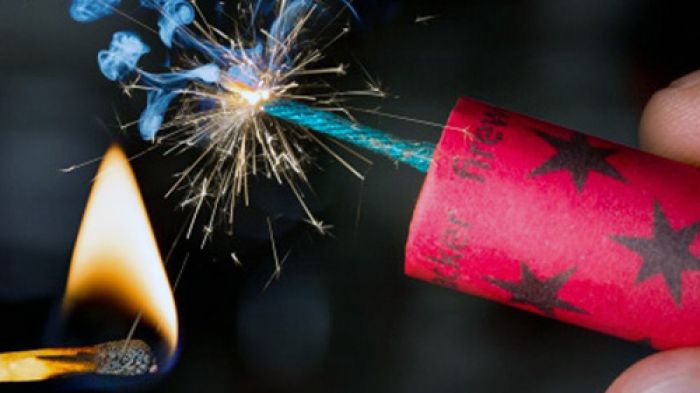 Безопасный Новый год: спасатели напоминают о правилах пользования пиротехники